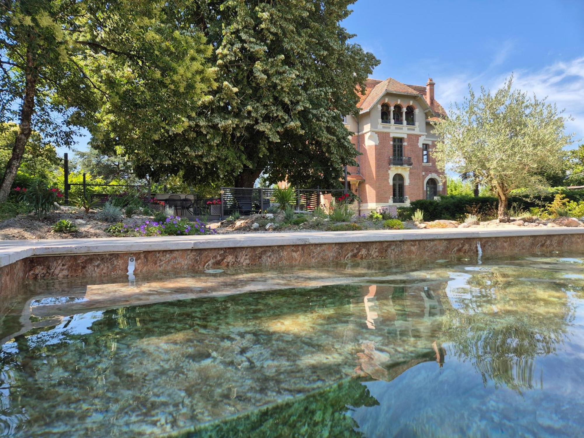Chateau Mezger Albefeuille-Lagarde Exterior photo
