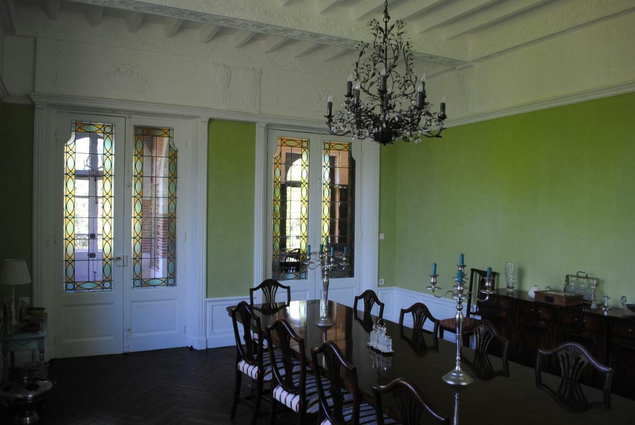Chateau Mezger Albefeuille-Lagarde Exterior photo