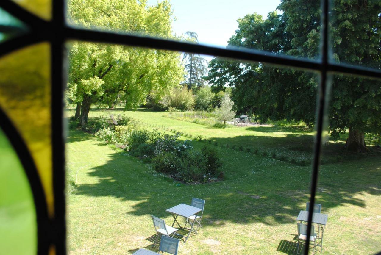 Chateau Mezger Albefeuille-Lagarde Exterior photo